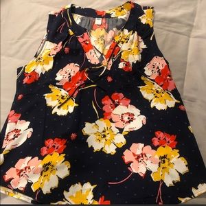 2 new tanks from old navy